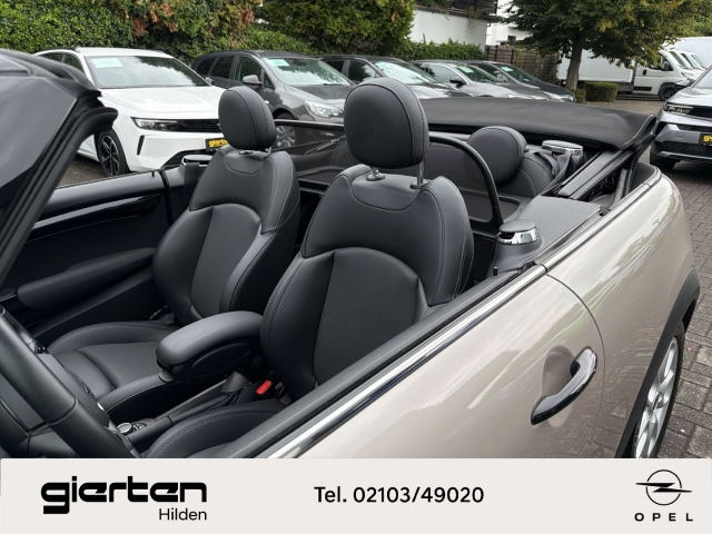 MINI Cooper Cabrio Classic Trim AT SHZ Navi Leder PDC MINI Cooper Cabrio Classic Trim AT SHZ Navi Leder PDC