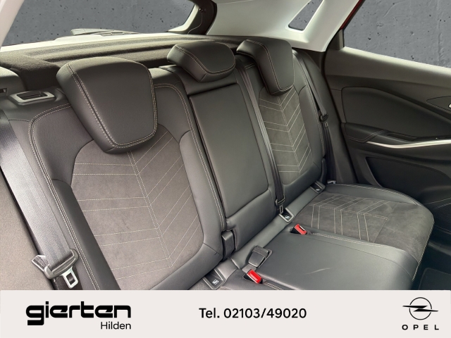 OPEL Grandland ELEGANCE AHK CARPLAY NAVI SHZ R-CAM ALCANTARA OPEL Grandland ELEGANCE AHK CARPLAY NAVI SHZ R-CAM ALCANTARA
