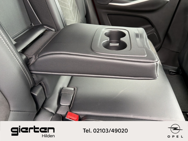 OPEL Grandland ELEGANCE AHK CARPLAY NAVI SHZ R-CAM ALCANTARA OPEL Grandland ELEGANCE AHK CARPLAY NAVI SHZ R-CAM ALCANTARA