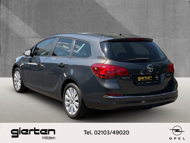 OPEL Astra J Sports Tourer Style PDC SHZ LenkradHZ OPEL Astra J Sports Tourer Style PDC SHZ LenkradHZ