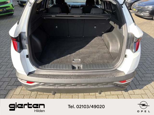 HYUNDAI TUCSON SELECT 2WD KAMERA CARPLAY PDC SHZ LENKRADHZG HYUNDAI TUCSON SELECT 2WD KAMERA CARPLAY PDC SHZ LENKRADHZG