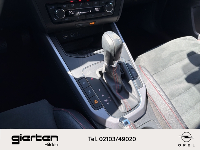 SEAT Arona FR Rückfahrkamera SHZ AT Apple CarPlay SEAT Arona FR Rückfahrkamera SHZ AT Apple CarPlay
