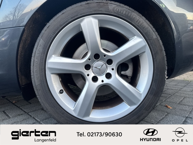 MERCEDES-BENZ SLK 200 mit rotem Leder und NAVI MERCEDES-BENZ SLK 200 mit rotem Leder und NAVI