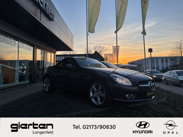 MERCEDES-BENZ SLK 200 mit rotem Leder und NAVI MERCEDES-BENZ SLK 200 mit rotem Leder und NAVI