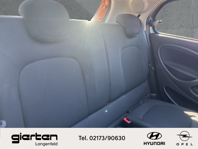 SMART forfour Basis mit Faltdach und Rückfahrkamera SMART forfour Basis mit Faltdach und Rückfahrkamera