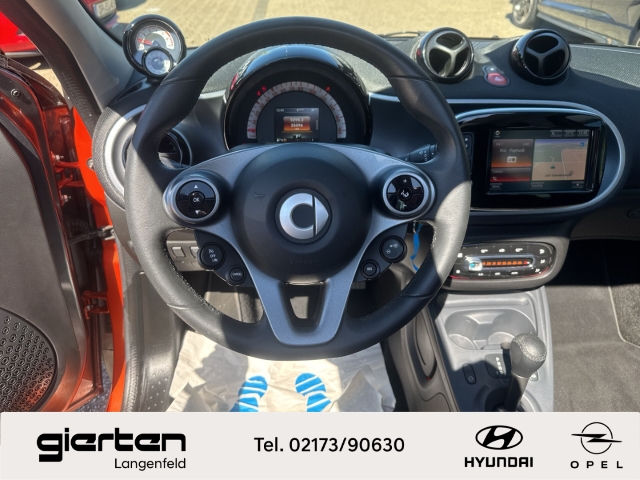 SMART forfour Basis mit Faltdach und Rückfahrkamera SMART forfour Basis mit Faltdach und Rückfahrkamera