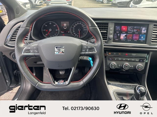 SEAT Leon ''FR'' mit Schiebedach und AHK SEAT Leon ''FR'' mit Schiebedach und AHK