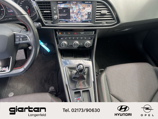 SEAT Leon ''FR'' mit Schiebedach und AHK SEAT Leon ''FR'' mit Schiebedach und AHK