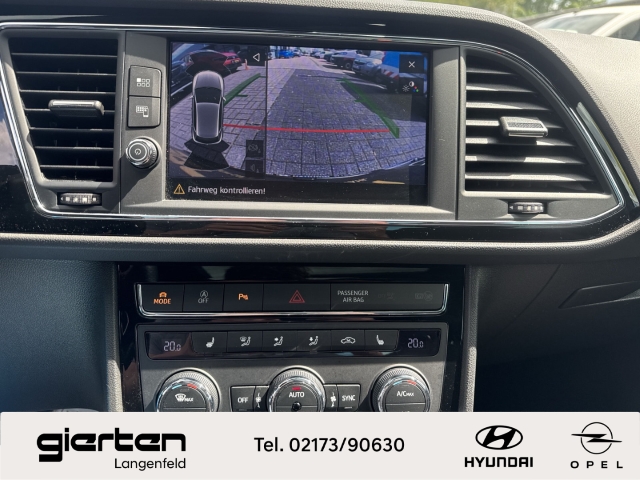 SEAT Leon ''FR'' mit Schiebedach und AHK SEAT Leon ''FR'' mit Schiebedach und AHK
