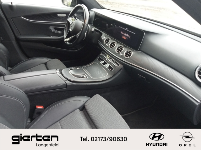 MERCEDES-BENZ E 200 Automatik mit Navigation MERCEDES-BENZ E 200 Automatik mit Navigation