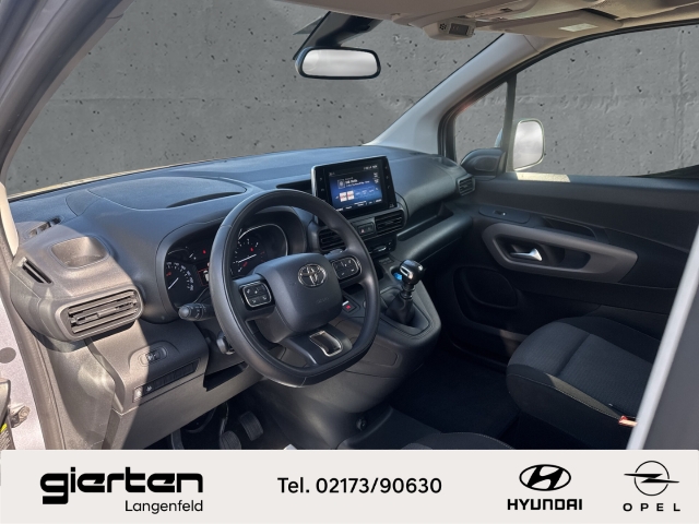 TOYOTA Proace City mit Navi und Rückfahrkamera TOYOTA Proace City mit Navi und Rückfahrkamera