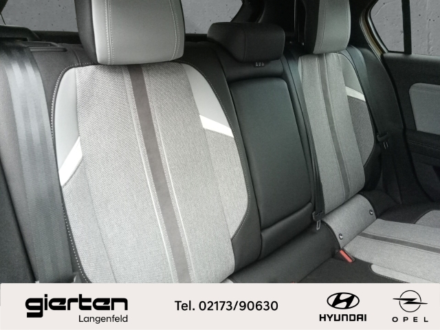 OPEL Astra ''Elegance'' mit Allwetterbereifung OPEL Astra ''Elegance'' mit Allwetterbereifung