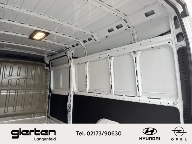 OPEL Movano Kasten L4H2 mit Rückfahrkamera & Apple CarPlay OPEL Movano Kasten L4H2 mit Rückfahrkamera & Apple CarPlay