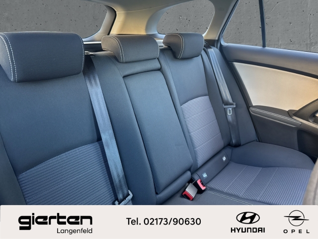 TOYOTA Avensis Sports ''Edition S+'' mit AHK TOYOTA Avensis Sports ''Edition S+'' mit AHK