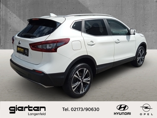 NISSAN Qashqai ''N-Connecta'' mit Glasdach und Navigation NISSAN Qashqai ''N-Connecta'' mit Glasdach und Navigation