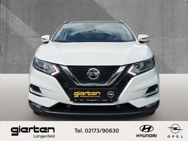 NISSAN Qashqai ''N-Connecta'' mit Glasdach und Navigation NISSAN Qashqai ''N-Connecta'' mit Glasdach und Navigation