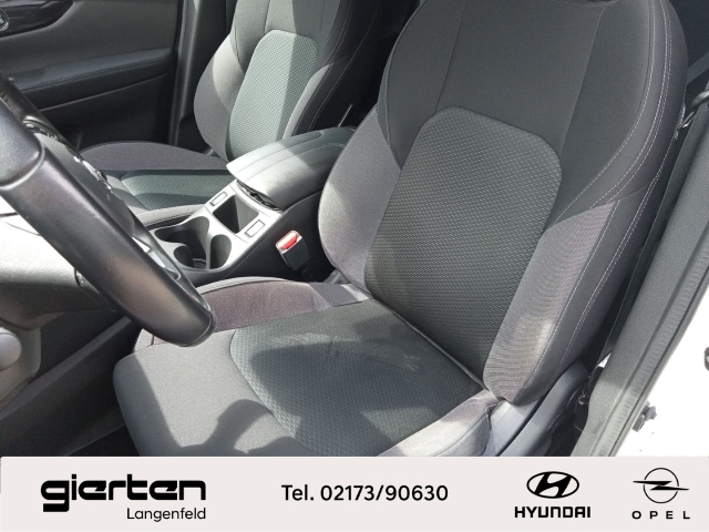 NISSAN Qashqai ''N-Connecta'' mit Glasdach und Navigation NISSAN Qashqai ''N-Connecta'' mit Glasdach und Navigation