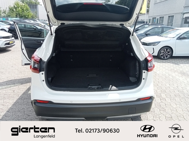 NISSAN Qashqai ''N-Connecta'' mit Glasdach und Navigation NISSAN Qashqai ''N-Connecta'' mit Glasdach und Navigation