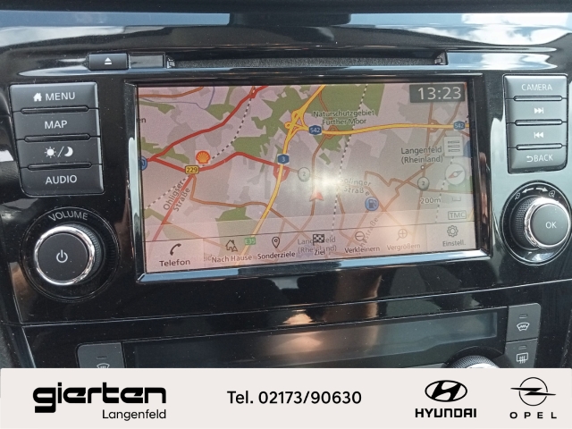 NISSAN Qashqai ''N-Connecta'' mit Glasdach und Navigation NISSAN Qashqai ''N-Connecta'' mit Glasdach und Navigation