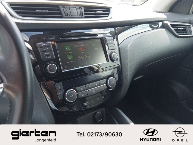 NISSAN Qashqai ''N-Connecta'' mit Glasdach und Navigation NISSAN Qashqai ''N-Connecta'' mit Glasdach und Navigation