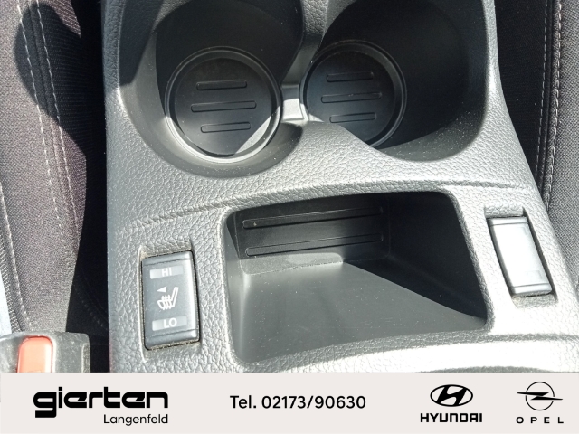 NISSAN Qashqai ''N-Connecta'' mit Glasdach und Navigation NISSAN Qashqai ''N-Connecta'' mit Glasdach und Navigation