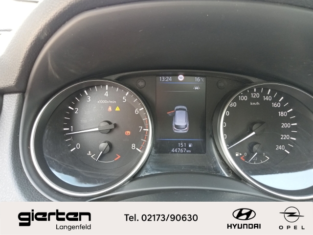 NISSAN Qashqai ''N-Connecta'' mit Glasdach und Navigation NISSAN Qashqai ''N-Connecta'' mit Glasdach und Navigation