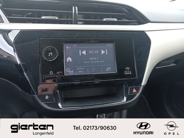 OPEL Corsa ''Edition'' mit Parkpilot hinten OPEL Corsa ''Edition'' mit Parkpilot hinten