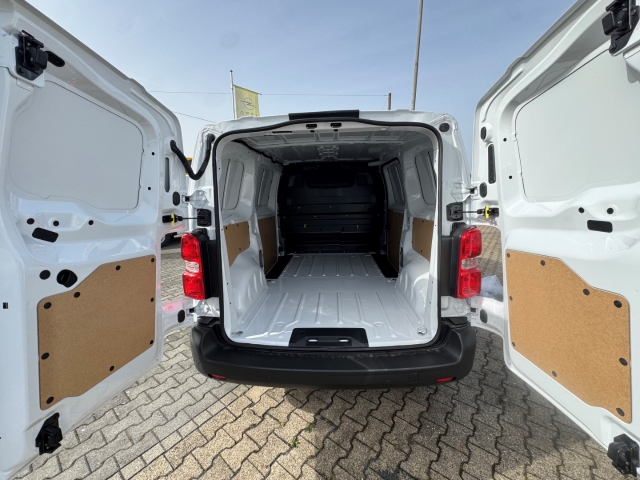 OPEL Vivaro Kasten Rückfahrkamera & AHK OPEL Vivaro Kasten Rückfahrkamera & AHK