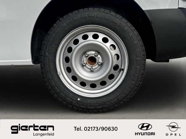 OPEL Vivaro Kasten Rückfahrkamera & AHK OPEL Vivaro Kasten Rückfahrkamera & AHK