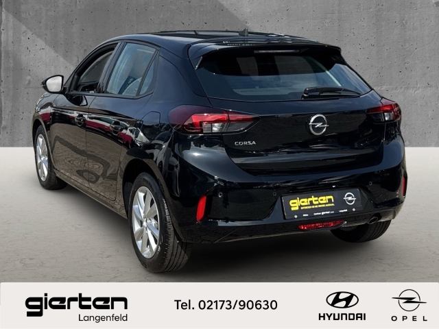 OPEL Corsa mit Navigationssystem & Parkpilot OPEL Corsa mit Navigationssystem & Parkpilot