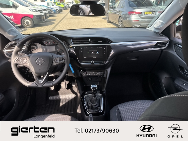 OPEL Corsa mit Navigationssystem & Parkpilot OPEL Corsa mit Navigationssystem & Parkpilot