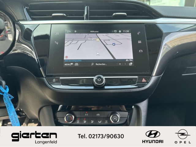 OPEL Corsa mit Navigationssystem & Parkpilot OPEL Corsa mit Navigationssystem & Parkpilot