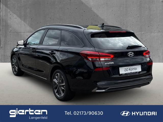 HYUNDAI i30 Kombi Trend Sitzheizung Lenkradheizung Navi HYUNDAI i30 Kombi Trend Sitzheizung Lenkradheizung Navi