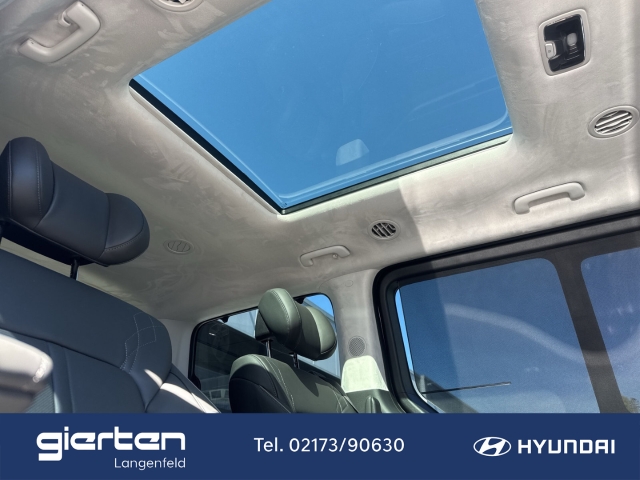 HYUNDAI STARIA Signature Hybrid 2WD 7-Sitzer HYUNDAI STARIA Signature Hybrid 2WD 7-Sitzer