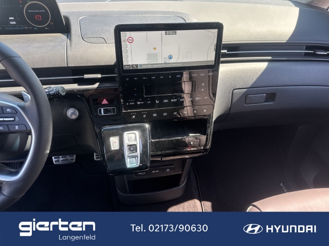 HYUNDAI STARIA Signature Hybrid 2WD 7-Sitzer HYUNDAI STARIA Signature Hybrid 2WD 7-Sitzer
