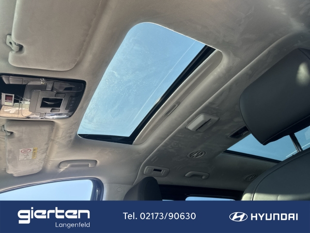 HYUNDAI STARIA Signature Hybrid 2WD 7-Sitzer HYUNDAI STARIA Signature Hybrid 2WD 7-Sitzer
