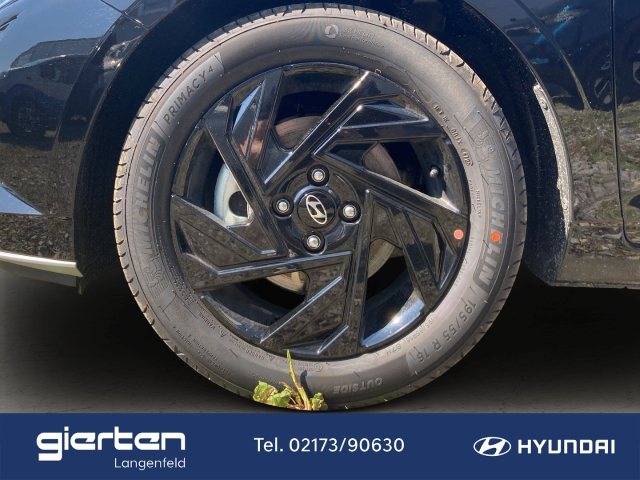 HYUNDAI i20 Blackline Automatik Sitz und Lenkradheizung HYUNDAI i20 Blackline Automatik Sitz und Lenkradheizung